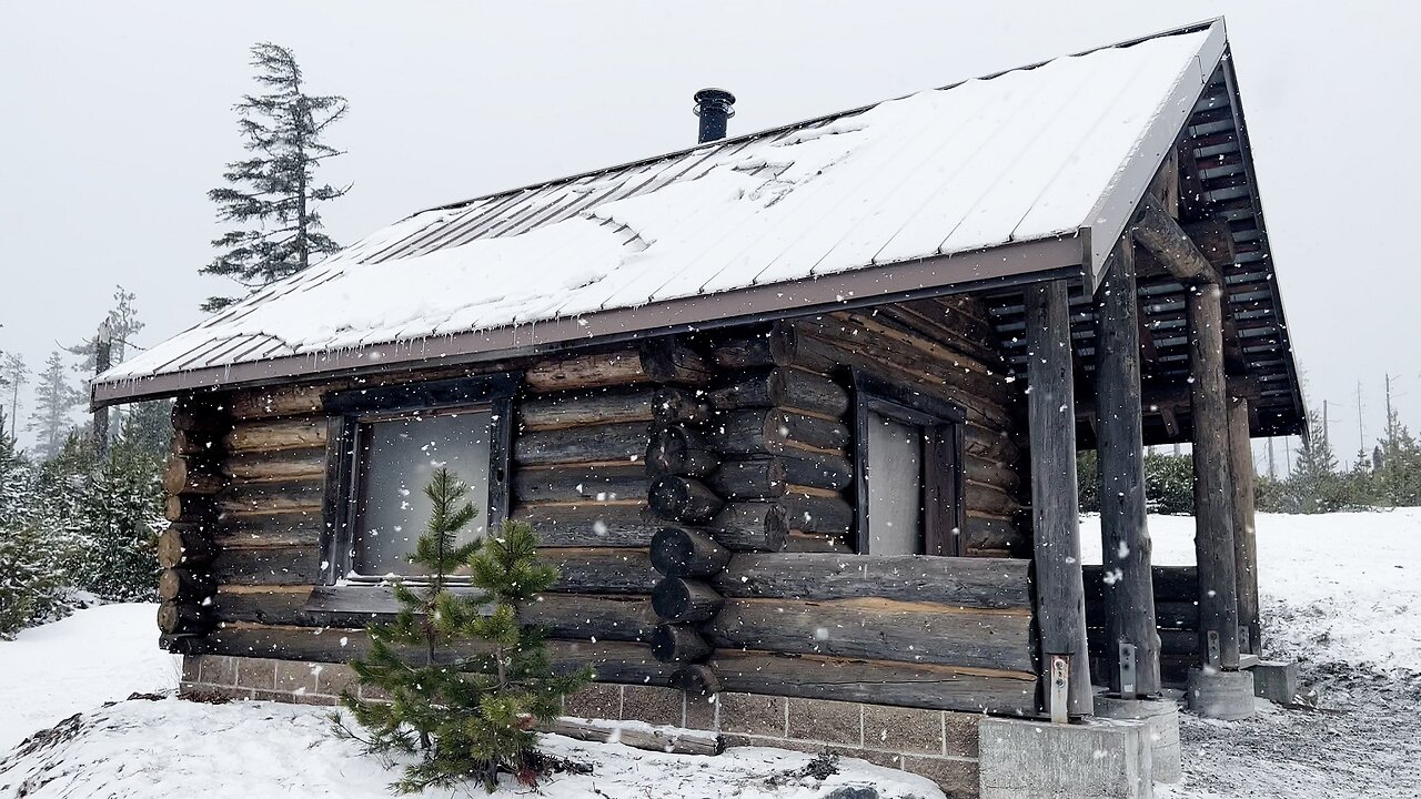 WINTER SNOW ADVENTURE HIKE to Rustic North Blowout Log Cabin Shelter | Ray Benson Sno-Park Oregon 4K