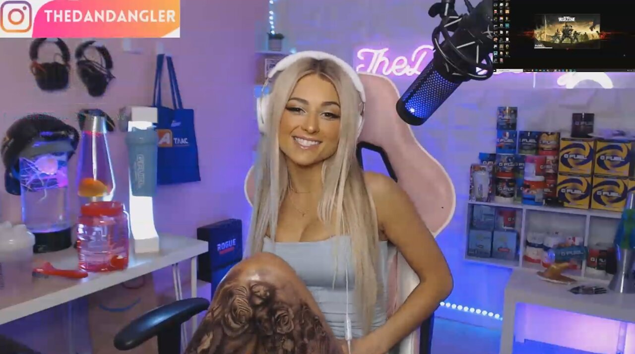 Cute streamergirl TheDanDangler laughing at Jake Paul fight