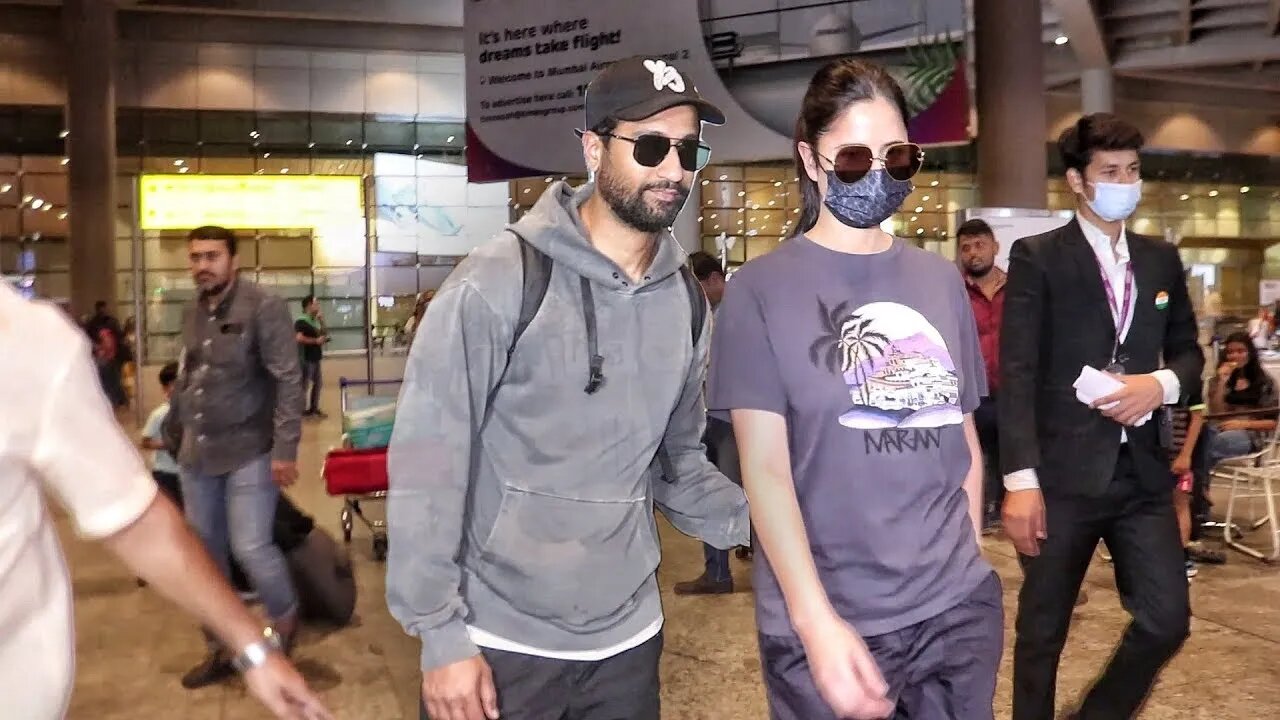 Look at How Katrina Kaif and her husband Vicky Kaushal Treat Fans at Mumbai International Airport