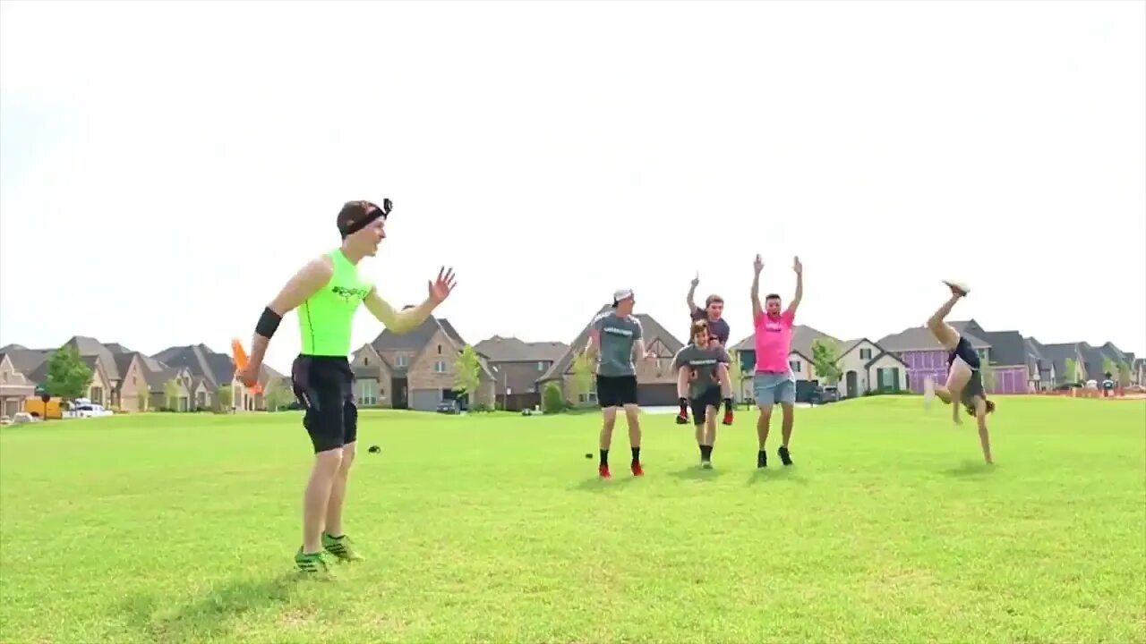 Frisbee Boomerang Trick Shot Battle 4 3