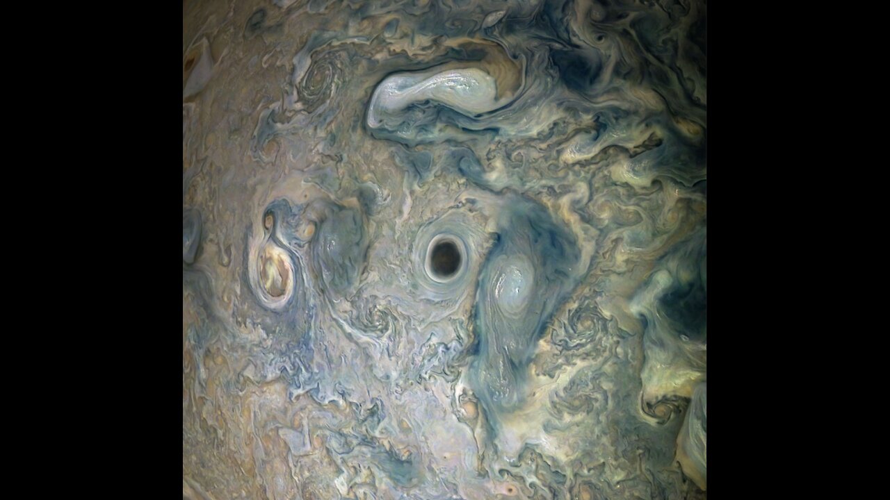 NASA Can't Explain This Mysterious Hole Found On Jupiter!