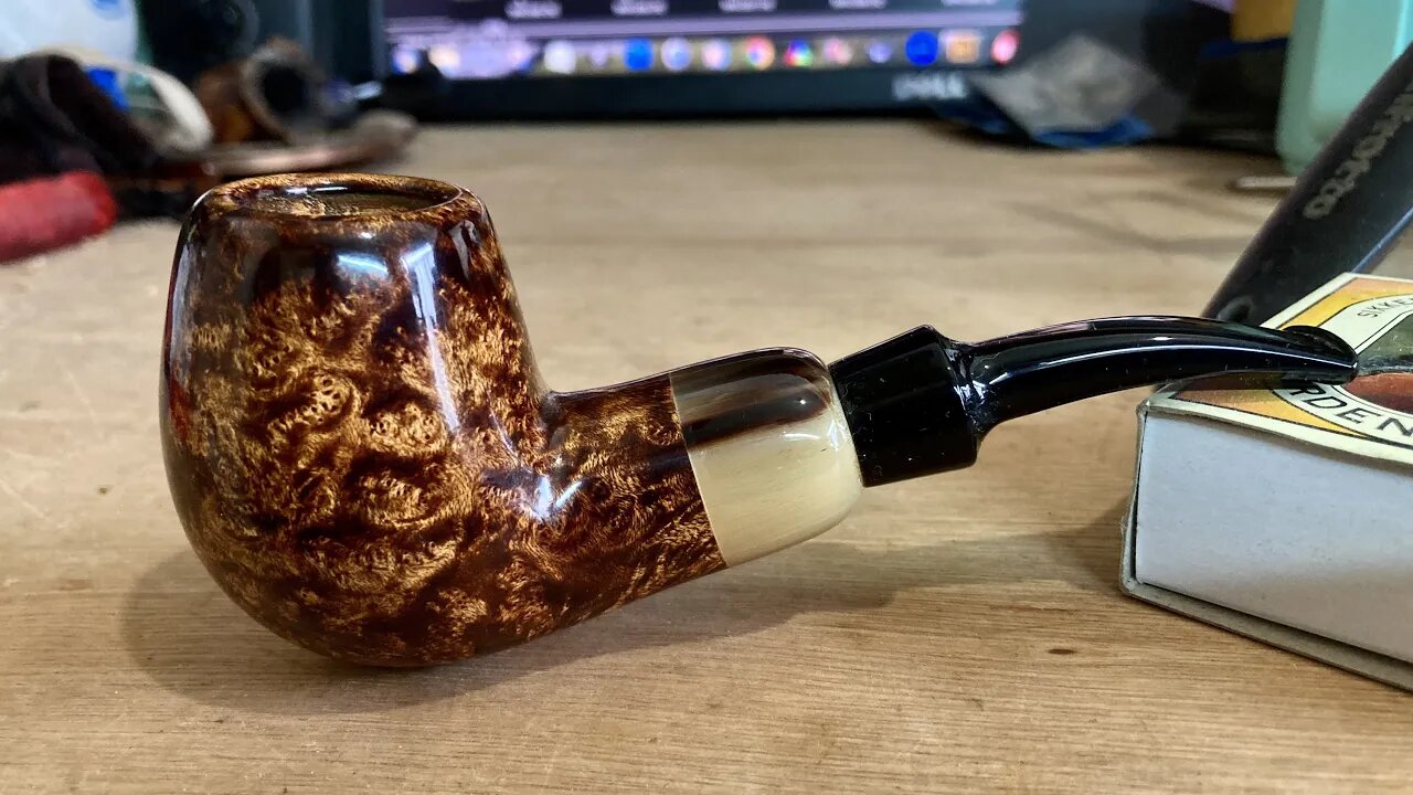 LCS Briars pipe 672 - pipe 1 of a 2 pipe presentation set