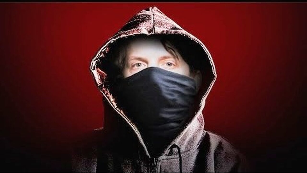 THE HACKER WARS (2014)