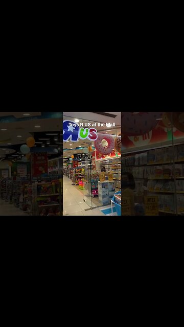 TOYS R US, LIVES!