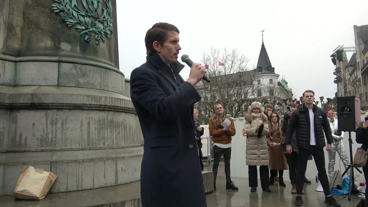 Pierre Tinderfjäll inleder Frihetsmarschen Malmö