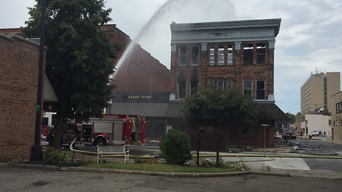 Building fire on Broadway Avenue in Lorain displaced nearly 20 residents