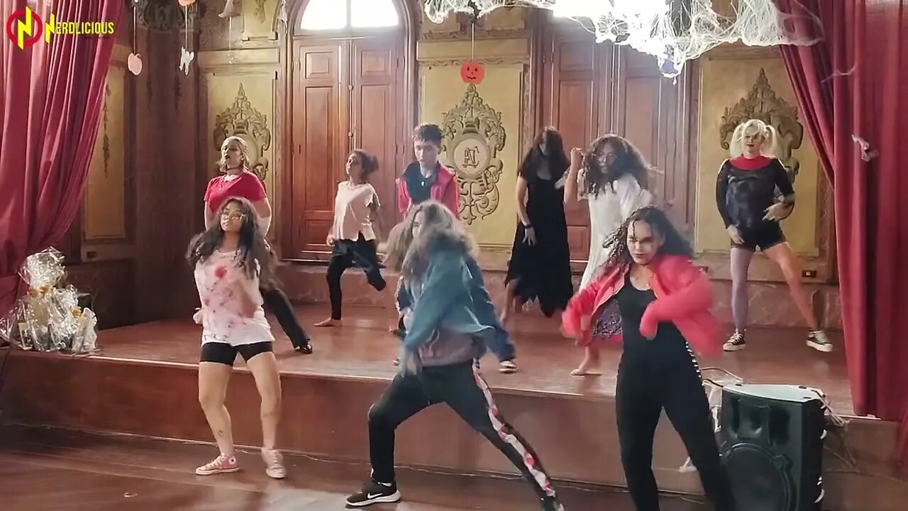 💃 K-POP! Apresentação de alunos da Sud Mennucci em Piracicaba da música Thriller, de Michael Jackson