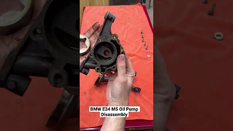 BMW E34 M5 Oil Pump Disassembly #shorts #bmw #cars #diy #bmwe34 #bmwm5 #restoration #automotive