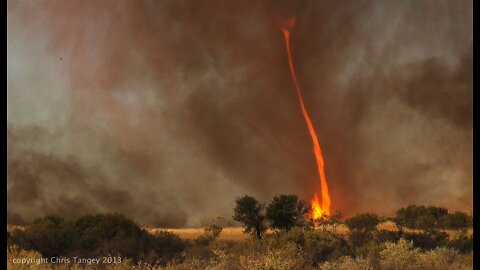 Creepy: "fire tornado" consumes an entire field