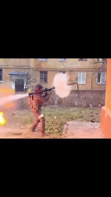 Chechen forces storming the building in Rubizhne