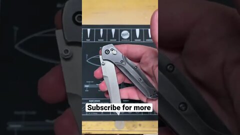 How does an axis lock work. #Shorts #Knife #KnifeLife￼