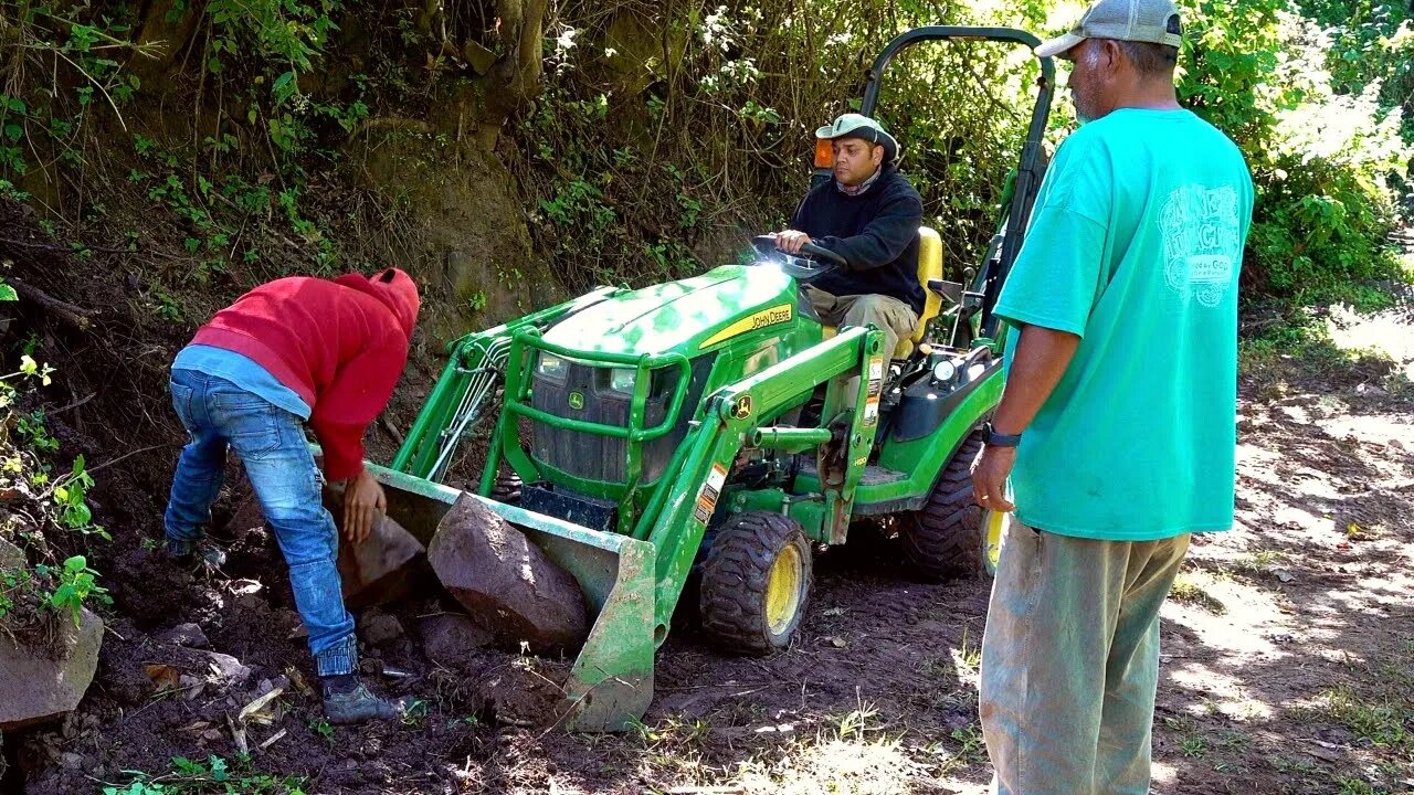 Punching Above His Weight! HUGE BOULDERS TOO MUCH FOR 1025R? Honduras Coffee Farm & Road Work!