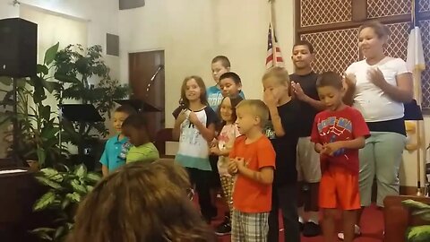 Kids Sing in Church