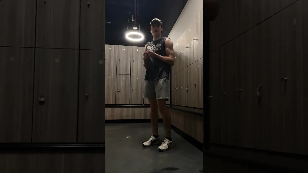 Leg day but gets a shoulder pump😲🙃 #gym #trentwins #fitness #zyzz #shorts #ytshorts #trending