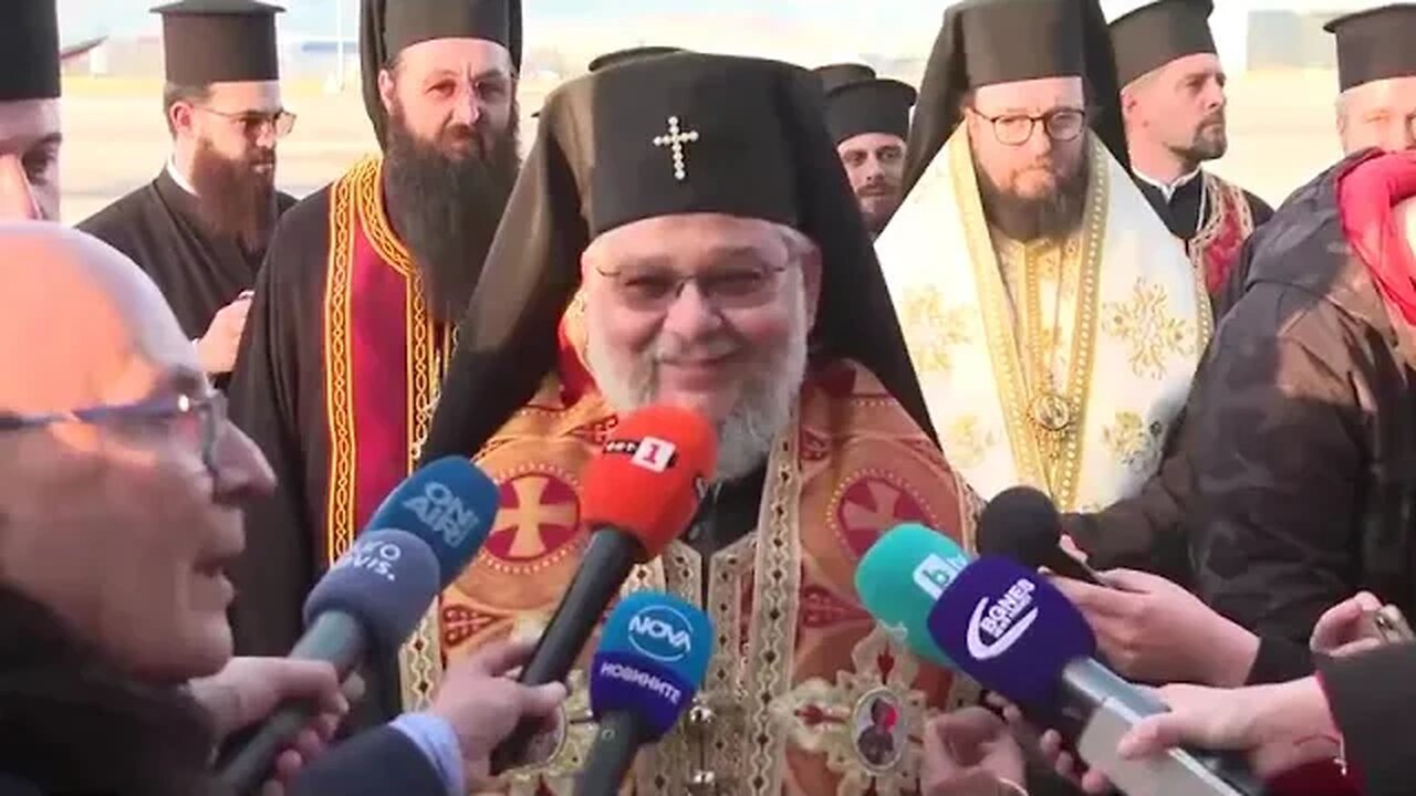 Благодатният огън пристигна в България