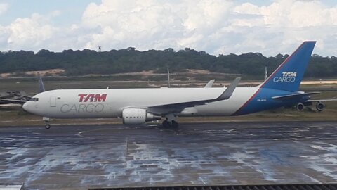 Boeing 767-300ERF PR-ACO coming from Guarulhos landing in Manaus