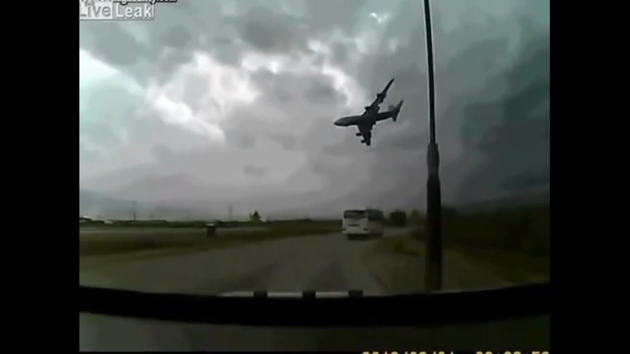 The most shocking plane crashes caught on camera
