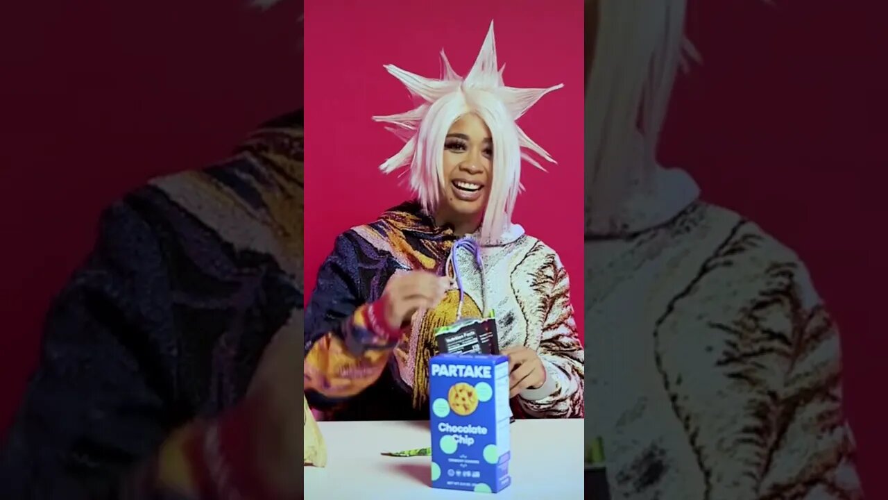 TIACORINE eats more cookies!