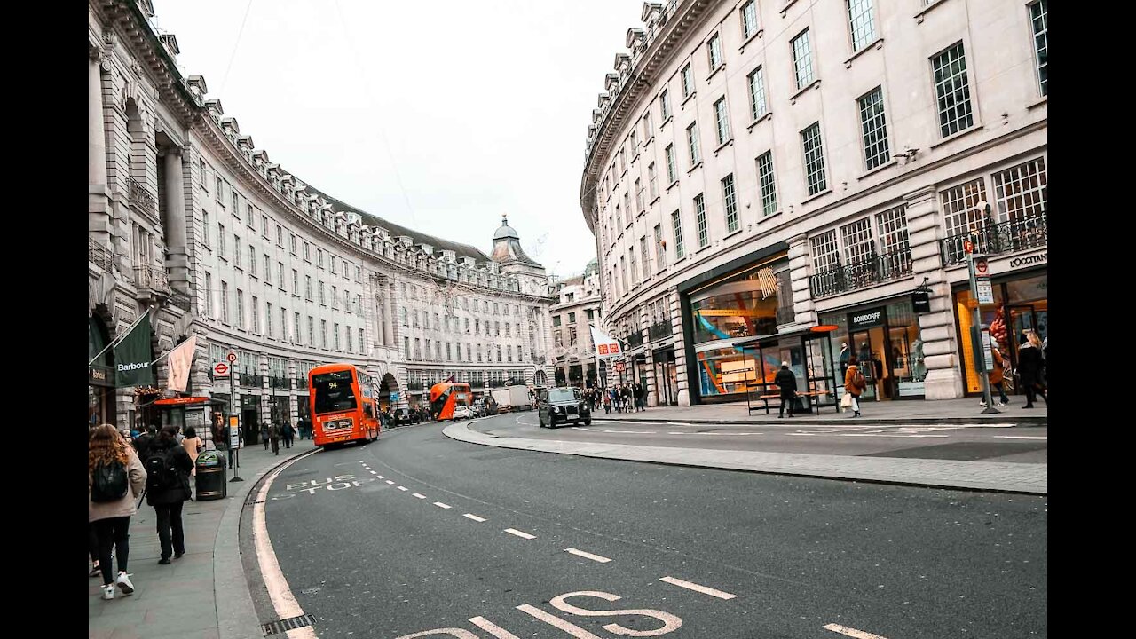 How beautiful are UK roads, buses and everything.