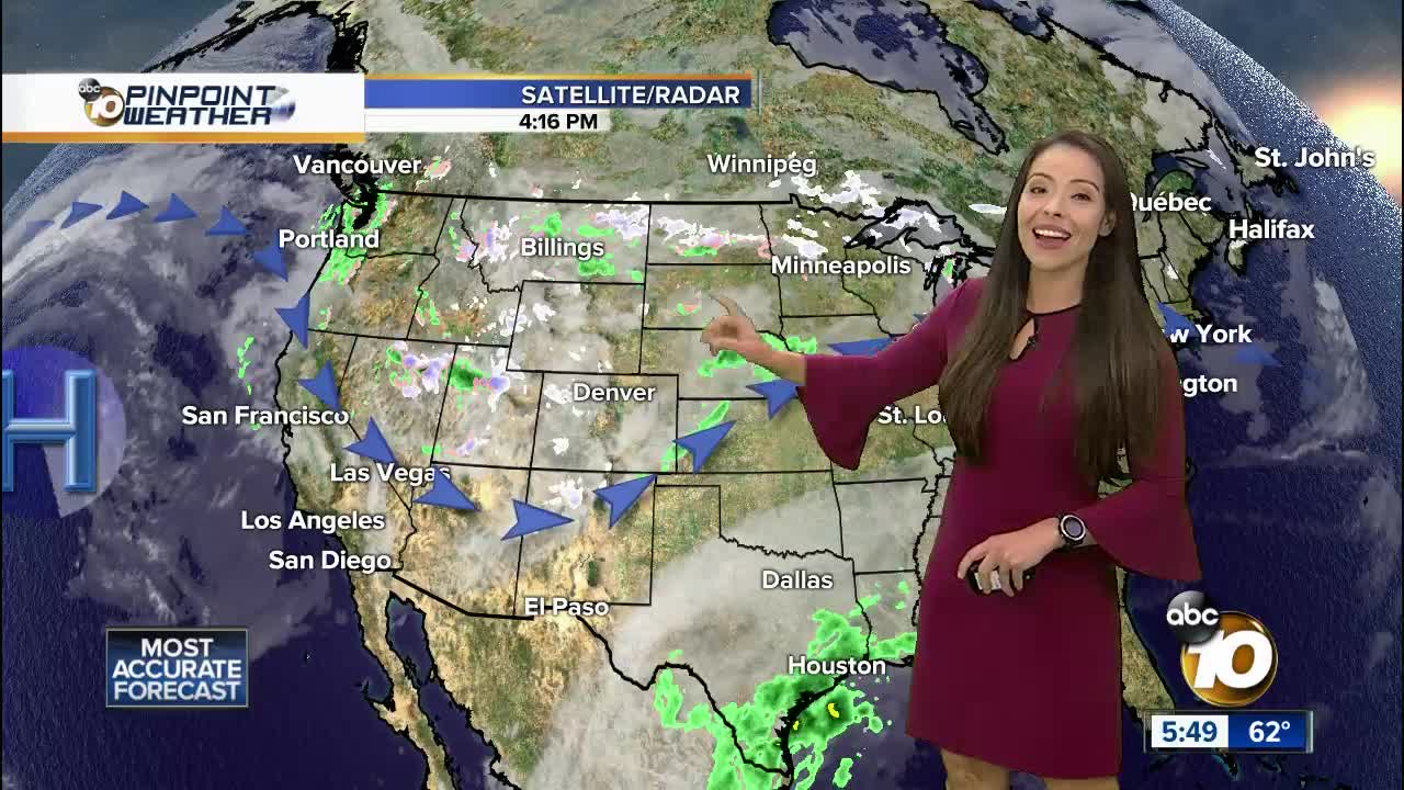 10News Pinpoint Weather with Meteorologist Angelica Campos