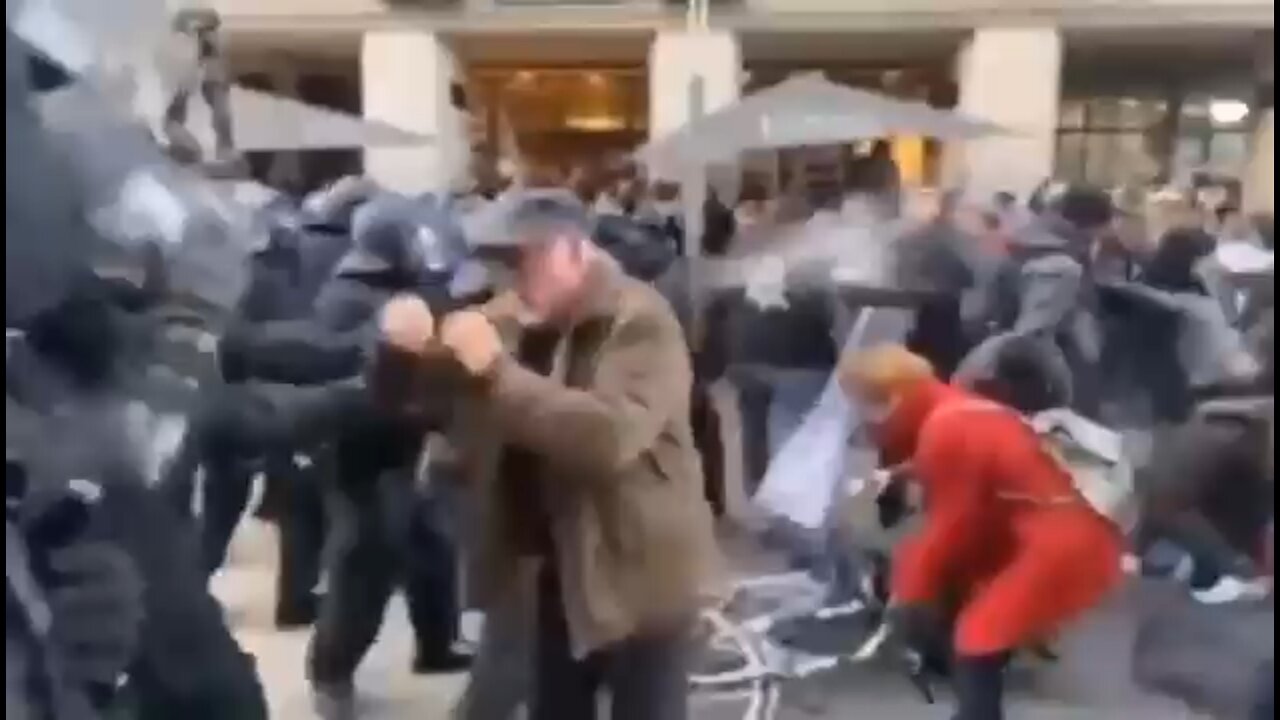 Tyrannical police in Germany attack elderly