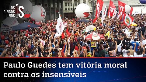 Manifestação de servidores naufraga e vira palco para discursos do PT