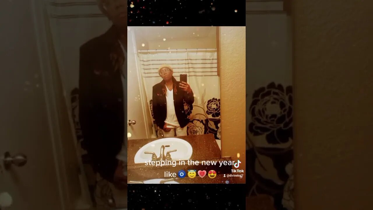 stepped into 2022 like😇🧿👑😎💗