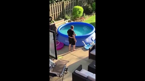 #funnyvideos#fail #dog #swimmingpool