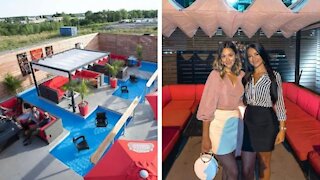 Ce resto sur la Rive-Nord de Montréal a une terrasse avec une piscine où tremper tes pieds