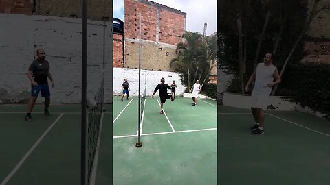 Bom lance no futetênis! #futebol #futevôlei #futmesa