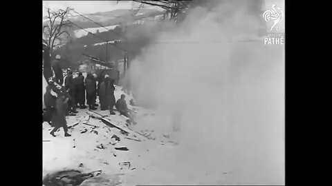 Homens do 504º PIR testam Panzerfausts contra o Tiger 104. #war #guerra #ww2