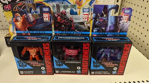 Rumble, Lazerbeak, and Wheelie Core Class Figures - Rodimusbill New Toy Sighting!