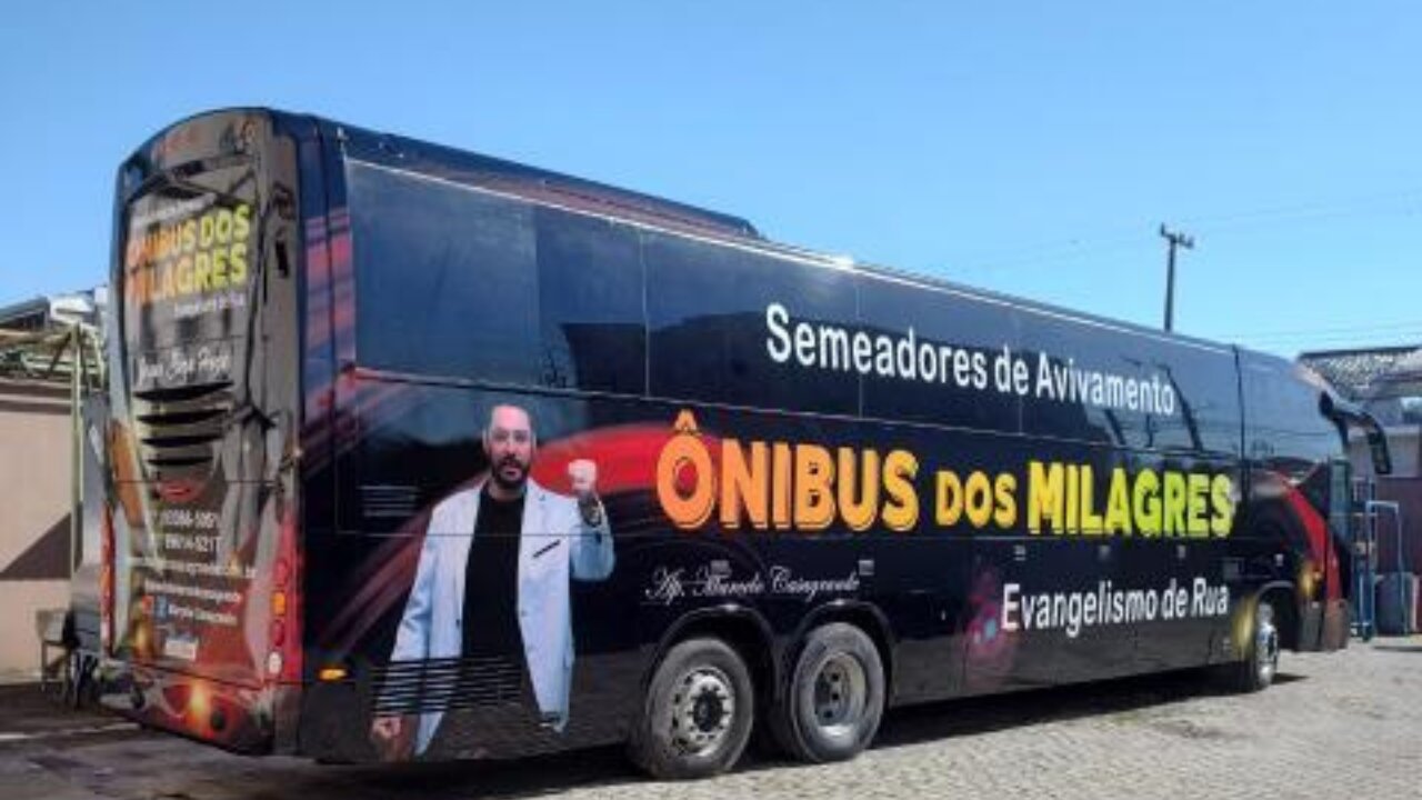 Ônibus dos Milagres / Ap. Marcelo Casagrande