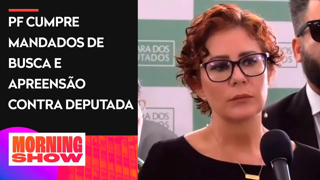 Carla Zambelli fala em coletiva sobre operação da PF em Brasília