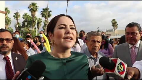 ESTUDIANTES PARTICIPAN EN HONORES A LA BANDERA DE PRESIDENCIA MUNICIPAL
