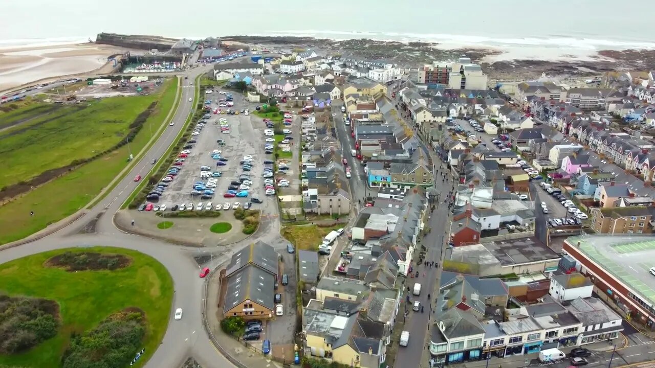 Porthcawl Drone: Town Centre Fly Over / Tusker Rock