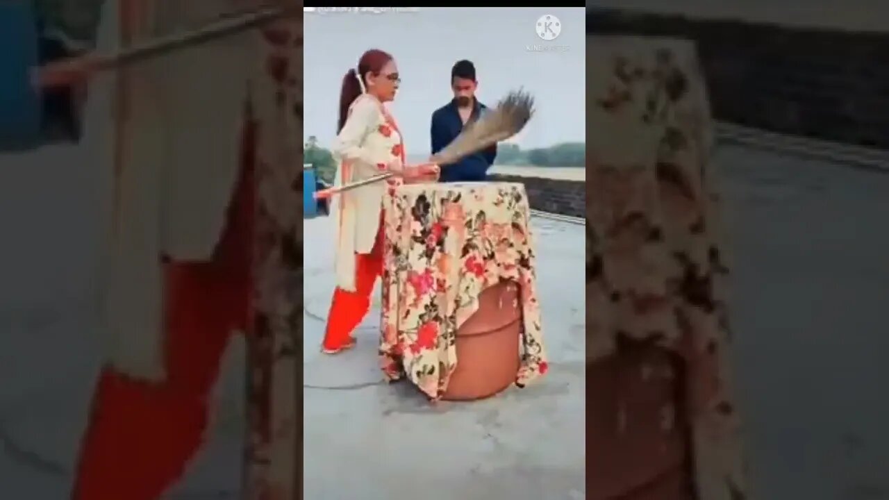 इस लड़की को देखना कैसे गायब होती है || Amazing video || funny video #YouTubeShort #YouTubeShortsFeed