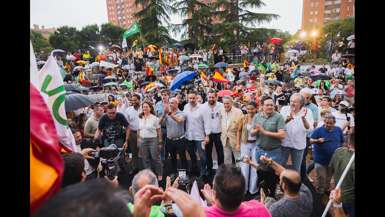 2.- Acto cierre campaña 9J de VOX con Abascal y Buxadé bajo "Nos van a oír"