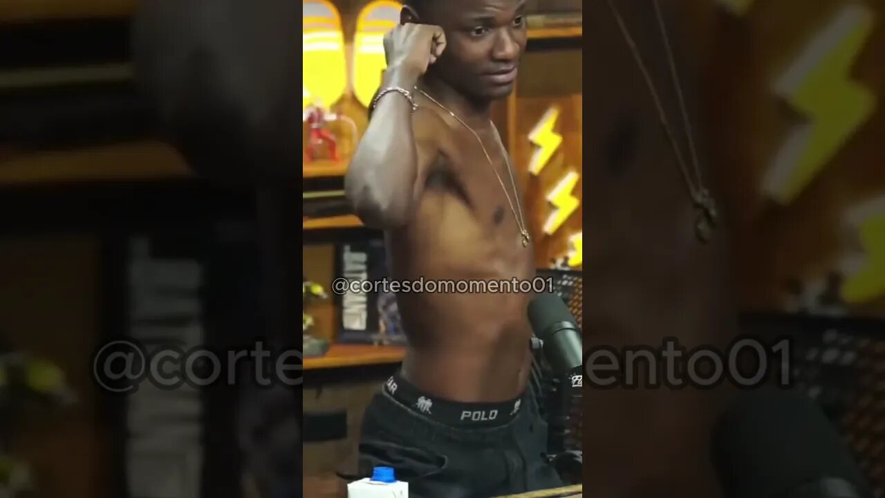 CARIANI AVALIANDO O SHAPE DO BAPTISTA NO FLOWK KKKKKKKK #shorts