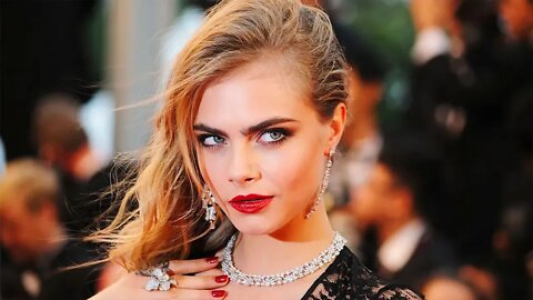 Cara Delevingne says she didn't think she was 'a prude' until attending a sex seminar