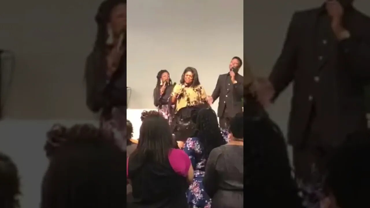 Kim Burrell "I Call You Holy" #KimBurrell #KimBurrellLive #PastorKimBurrell