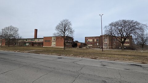 Exploring Abandoned Dunbar Pulaski Middle School | Gary Indiana December 2020