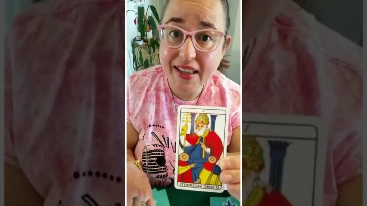 Vamos tirar uma carta do Tarot para orientar nossos caminhos #shorts