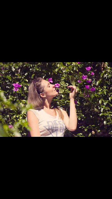 What is The 2 in 1 USB Electric Aromatherapy Oil Diffuser Ultrasonic Air Humidifier ?