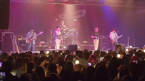 N.Flying in Houston song Needs ID