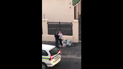 WATCH: Police order investigation after Strand jogger's arrest goes viral (h38)