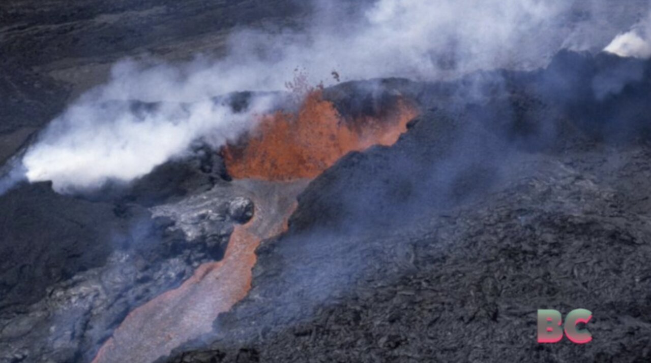 Hawaii's Big Island gets warning as huge volcano rumbles