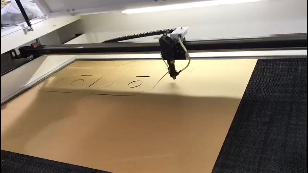 laser cutting on craft paper for gift set