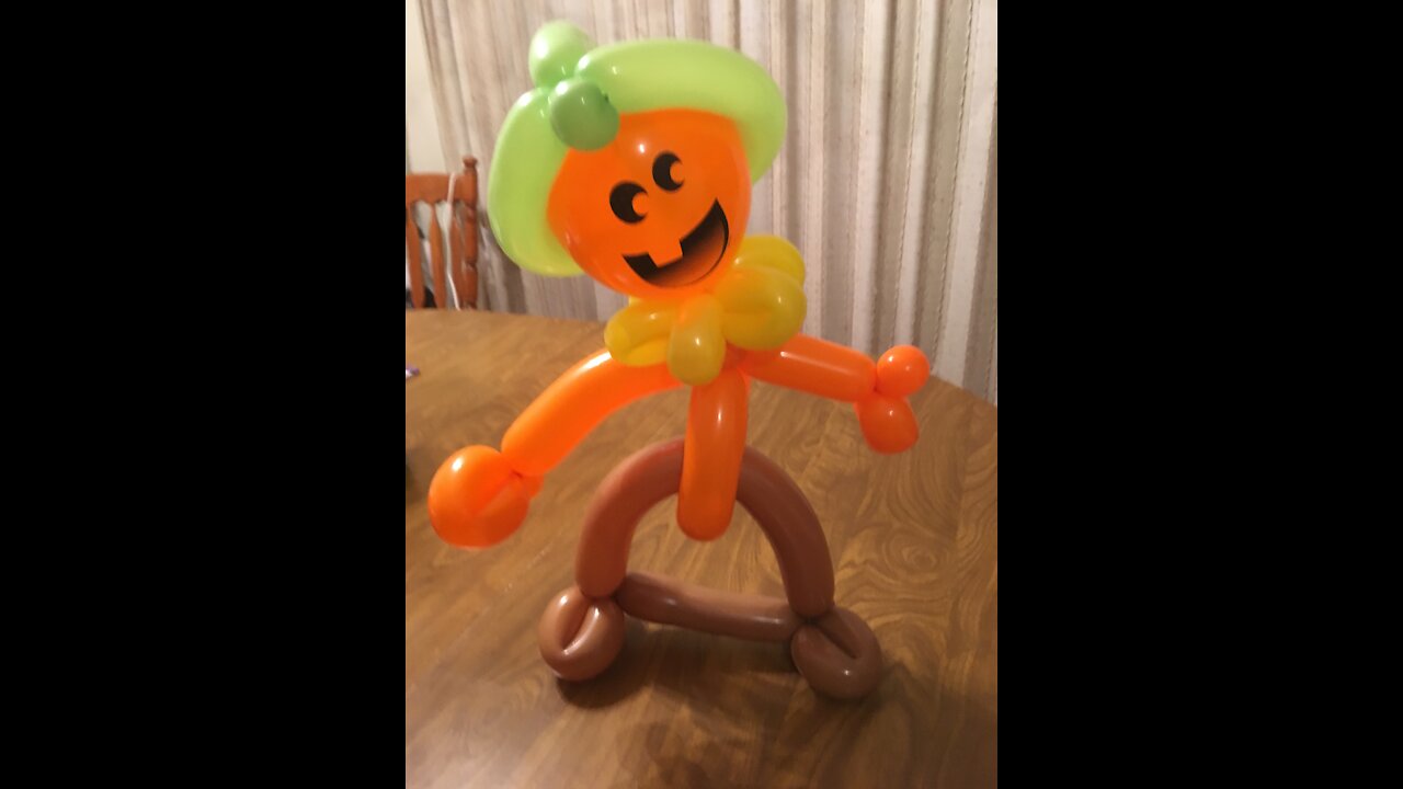 Scarecrow - balloon stick figure