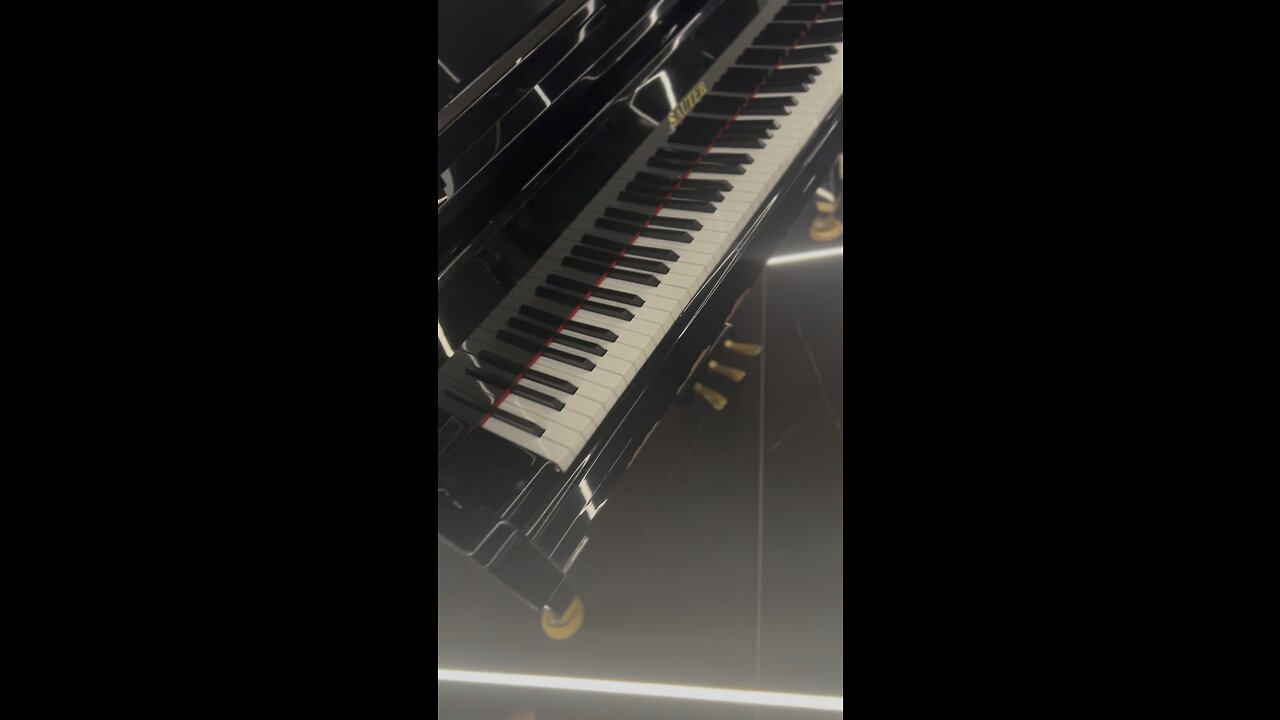 Piano while dashing